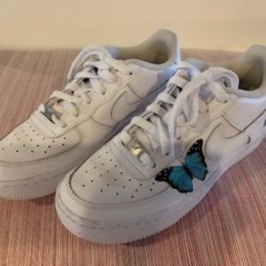 Nike Air w/Butterflies Size 7